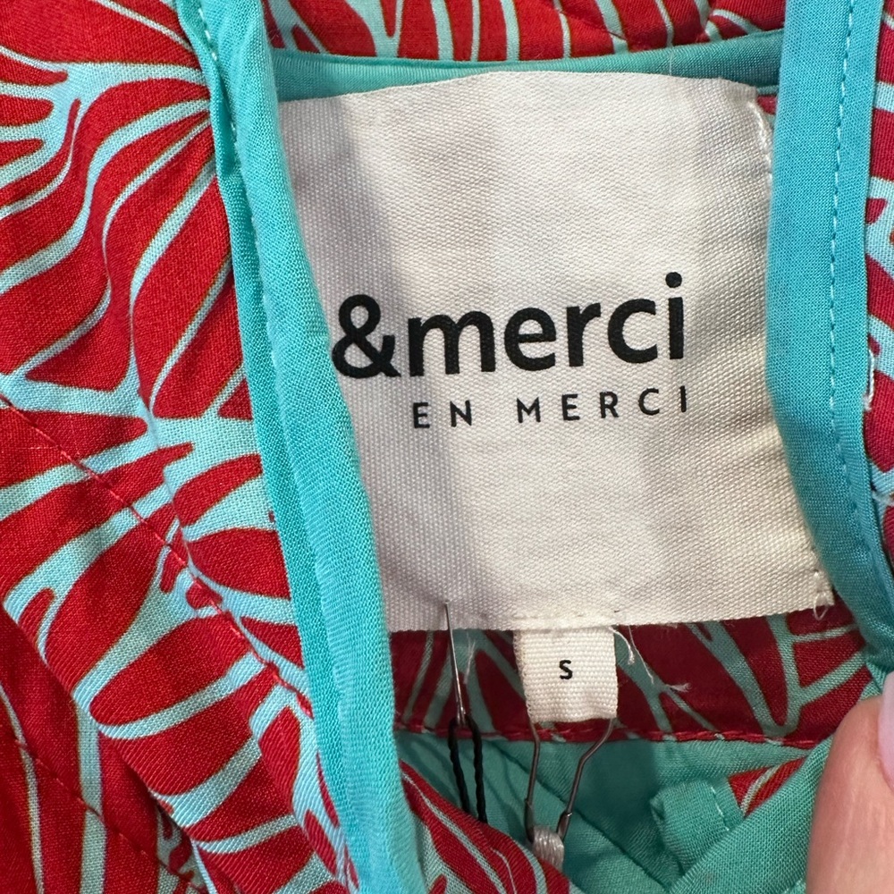 Red and Teal Patterned Spring Vest - Picture 9 of 11